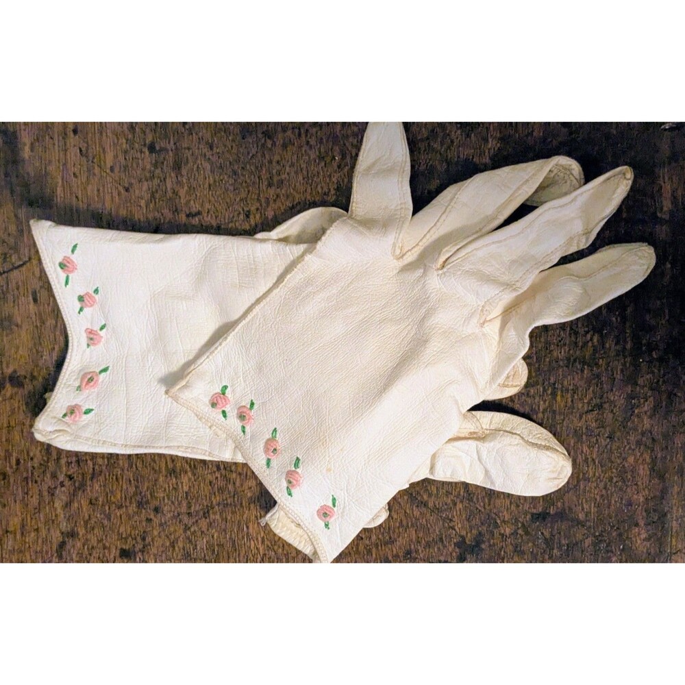 Vintage 1950s Gloves by Superb Italian Cream Lambskin Floral Embroidered Sz 7.5